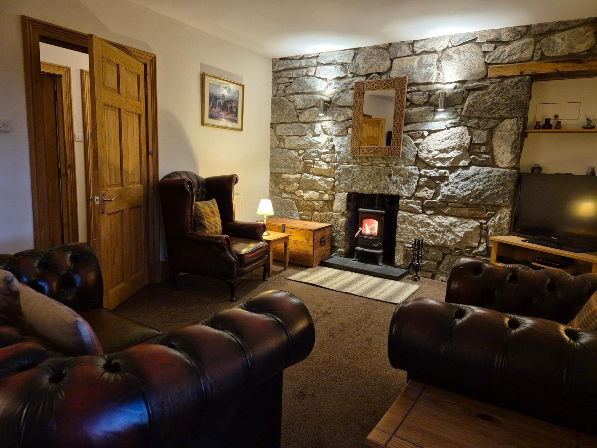 The Old Convent Holiday Apartments Fort Augustus Buitenkant foto